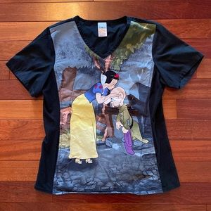 Women’s medium scrub top